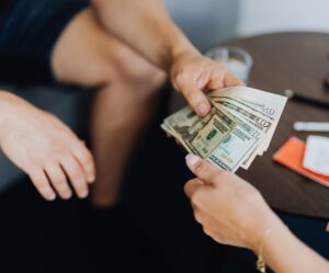 Як правильно позичати кошти та які варіанти їх повернення?